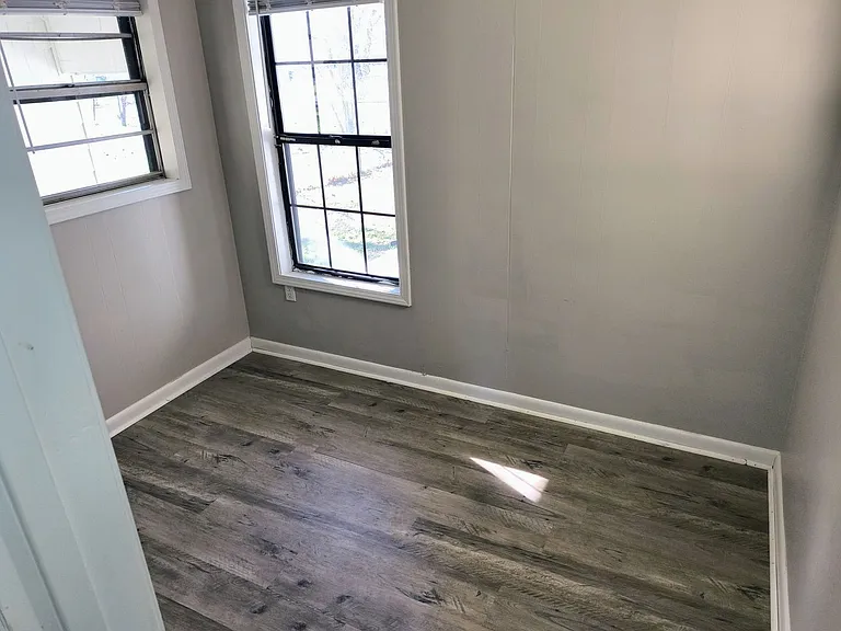 204 Allen St — Photo 9