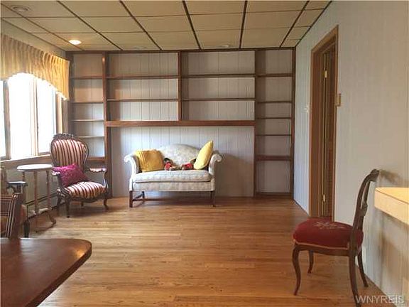 5th image of 382 W Hazeltine Ave