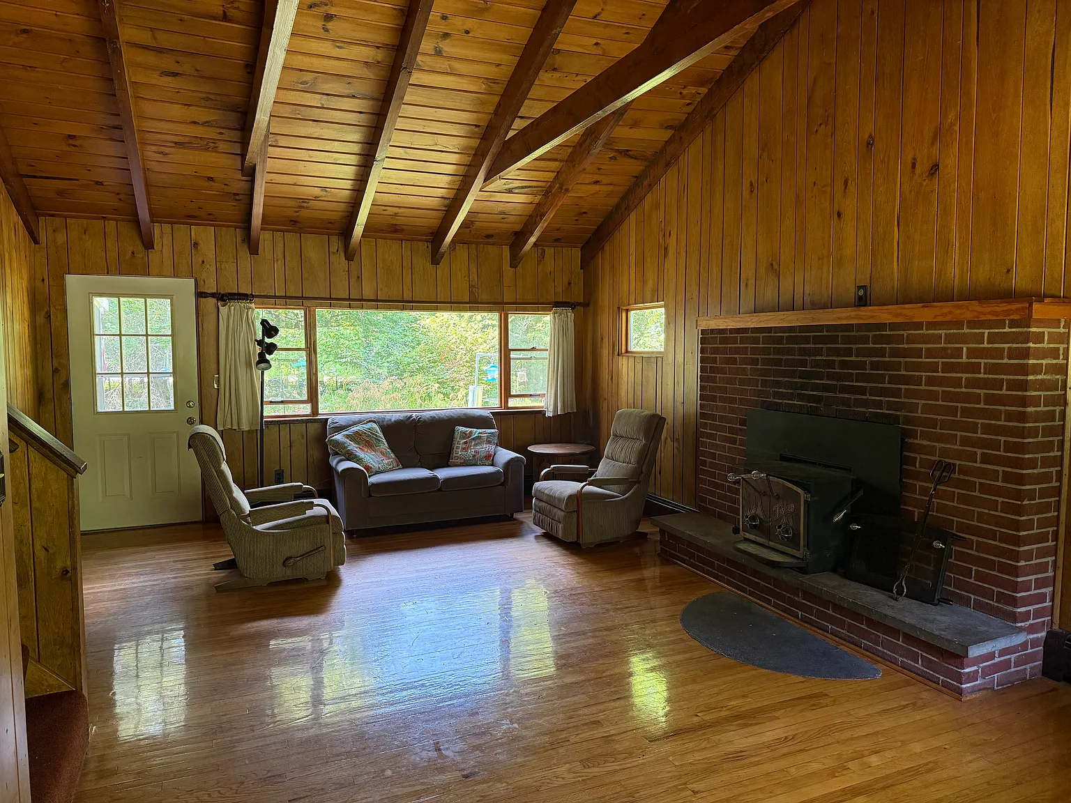 3 bed, 2000 sqft, $2,400 — Photo 2