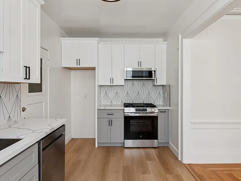 1370 Filbert St #1 — Photo 13