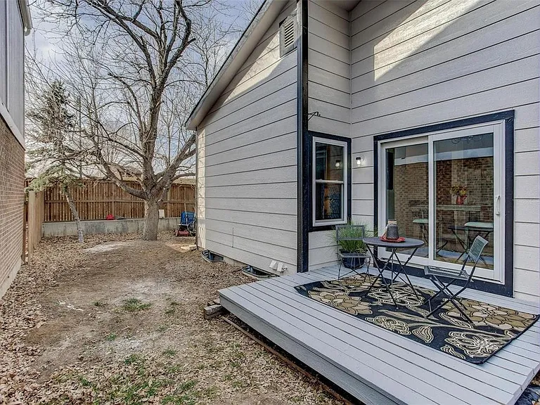 11761 Lincoln St — Photo 28