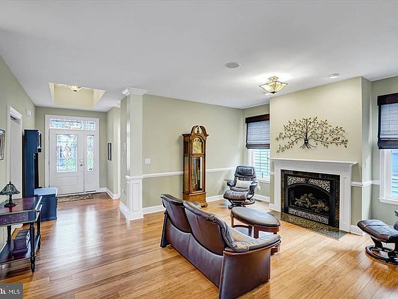4th image of 159 Pilgrim Dr