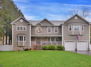 34 Shore Rd, Wayne, NJ 07470