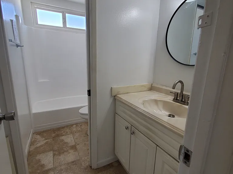 1195 Temple Ave #4 — Photo 2