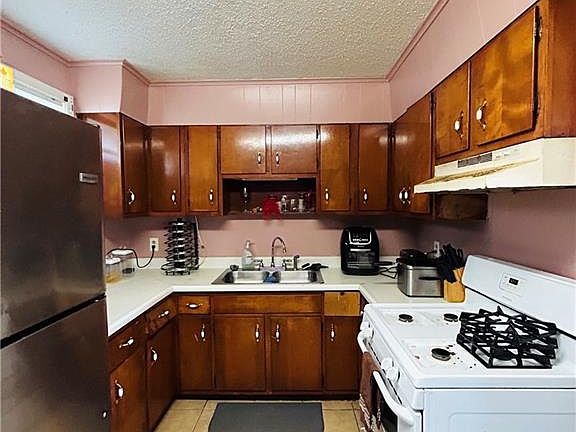 3rd image of 1033-35 West Dr