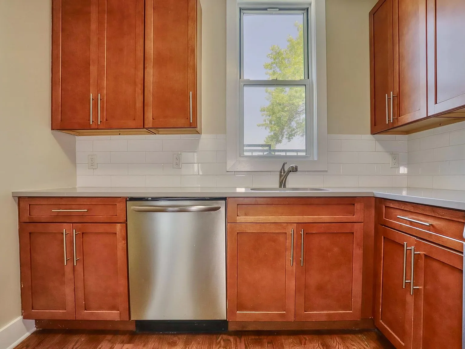 Apartment In Building, Hoboken, NJ, 07030 — Photo 2