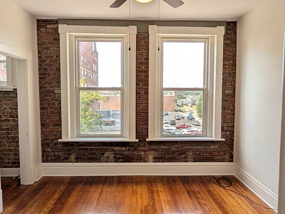 128 N Broad St