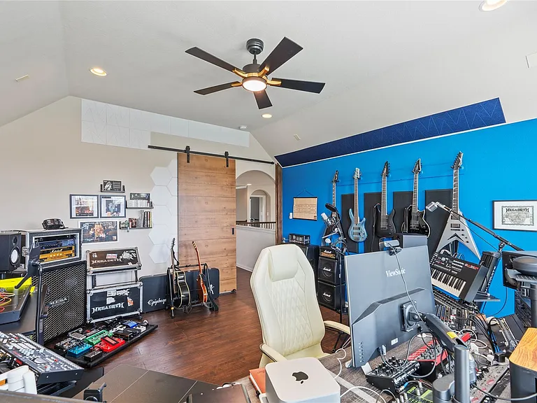 18002 Heartsong Dr — Photo 22