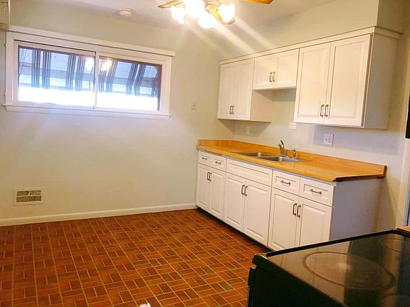 5th image of 7164 W Beckett Ave