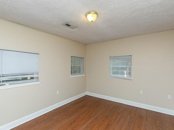 3rd image of 5903 Deal Ave