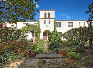 2325 NE Flanders St APT 14, Portland, OR 97232