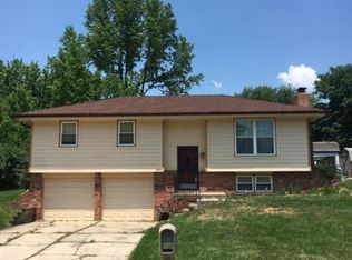 7420 NW Belvidere Pkwy, Kansas City, MO 64152