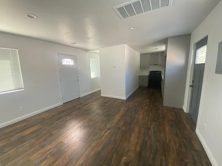 12411 Telfair Ave — Photo 9