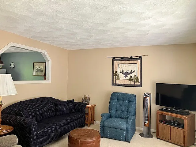 2 bed, 1.5 bath, 1560 sqft, $1,400 — Photo 4