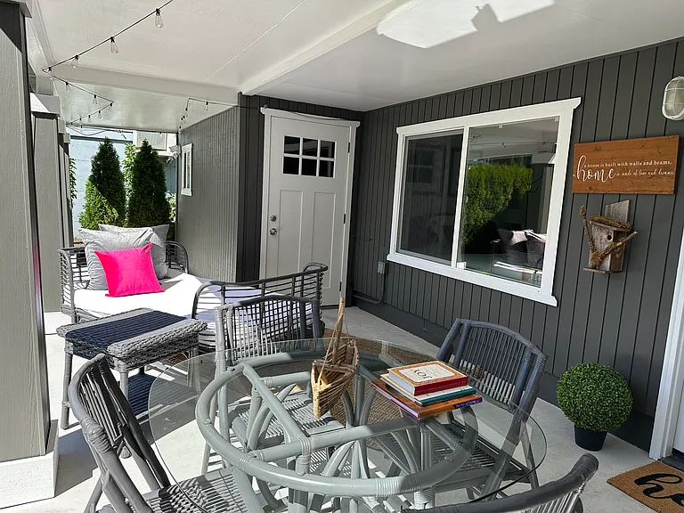 4943 Thompson Ln SE — Photo 4