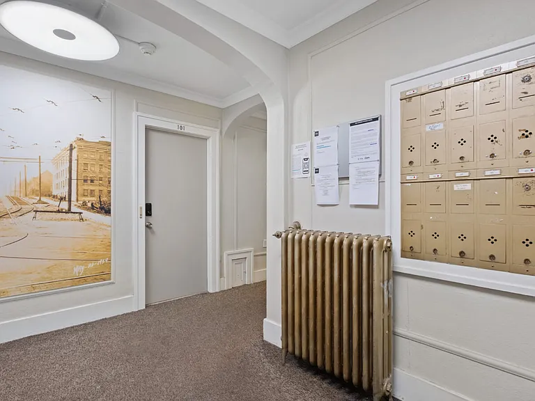 1009 W 10th Ave — Photo 19