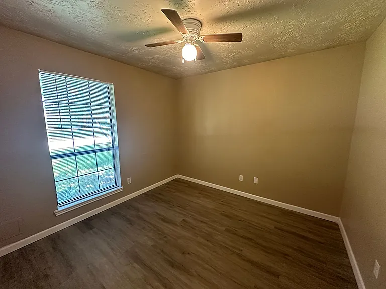 4045 Cavalry Dr — Photo 22