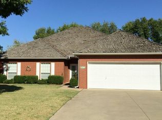 2006 Dover Dr, Ponca City, OK 74604