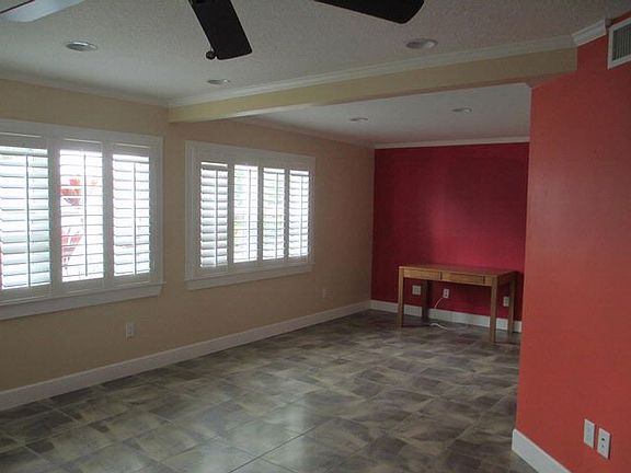 4th image of 8 E Villa Cir