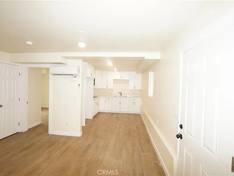 448 W 41st Pl #3/4 — Photo 6