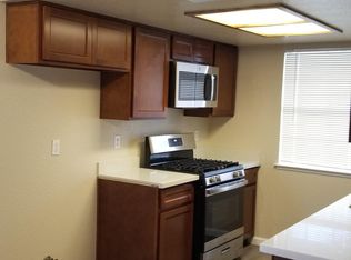 1121 E St, Rio Linda, CA 95673