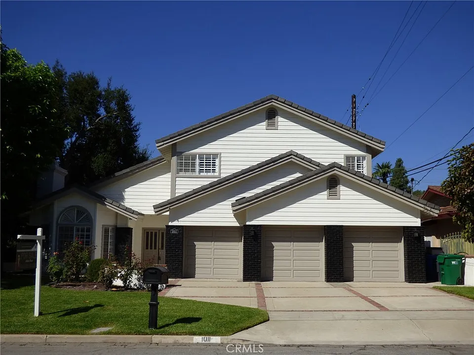 1011 Rodeo Rd