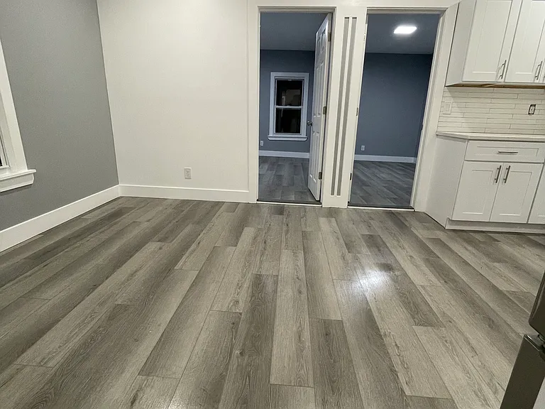 410 Port Richmond Ave — Photo 3