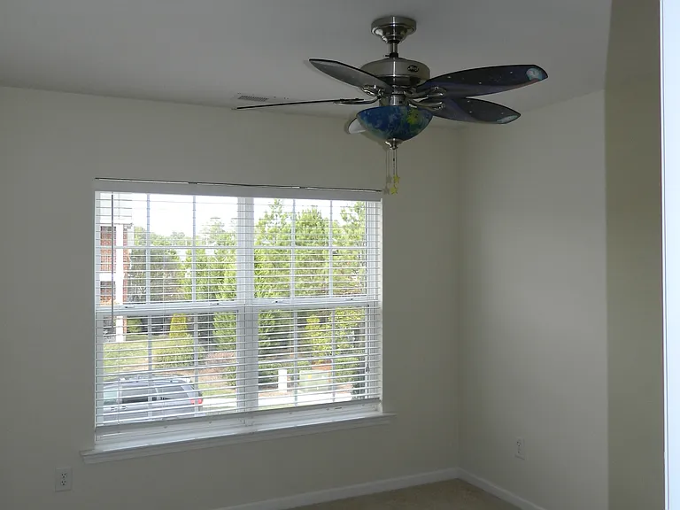 1027 Remington Oaks Cir — Photo 18