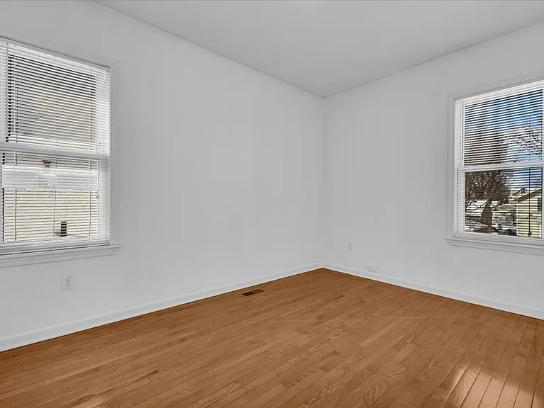 1407 E Forteen Mile Rd #2 — Photo 16