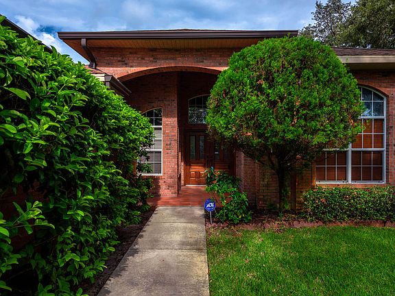 2nd image of 5815 Antigua Dr