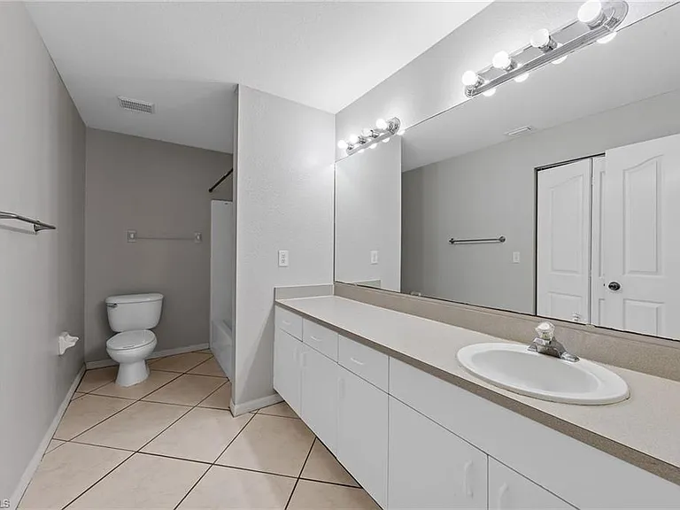 845 SE 8th Ter — Photo 19