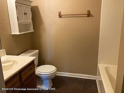 3rd image of 2882 Waverly Dr