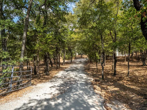 4117 Matthew Dr, Cleburne, TX 76031