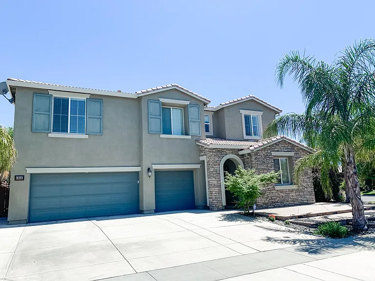 4048 Ice House Way — Photo 1