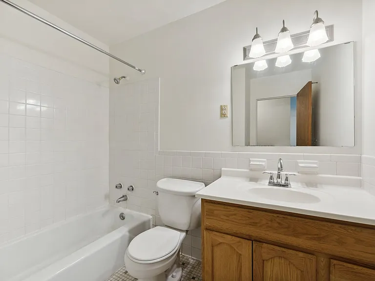 1776 St. Clair Ave — Photo 6