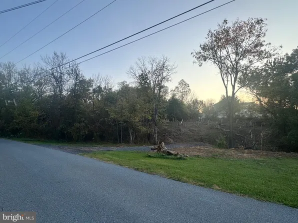 Lots 38a And 38b Cardinal St, Strasburg, VA 22657