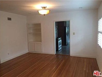 4th image of 327 N Flores St