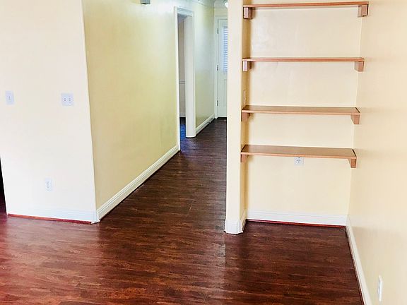 View to Front dr from Frm