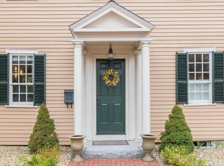 14 Atkinson St, Newburyport, MA 01950
