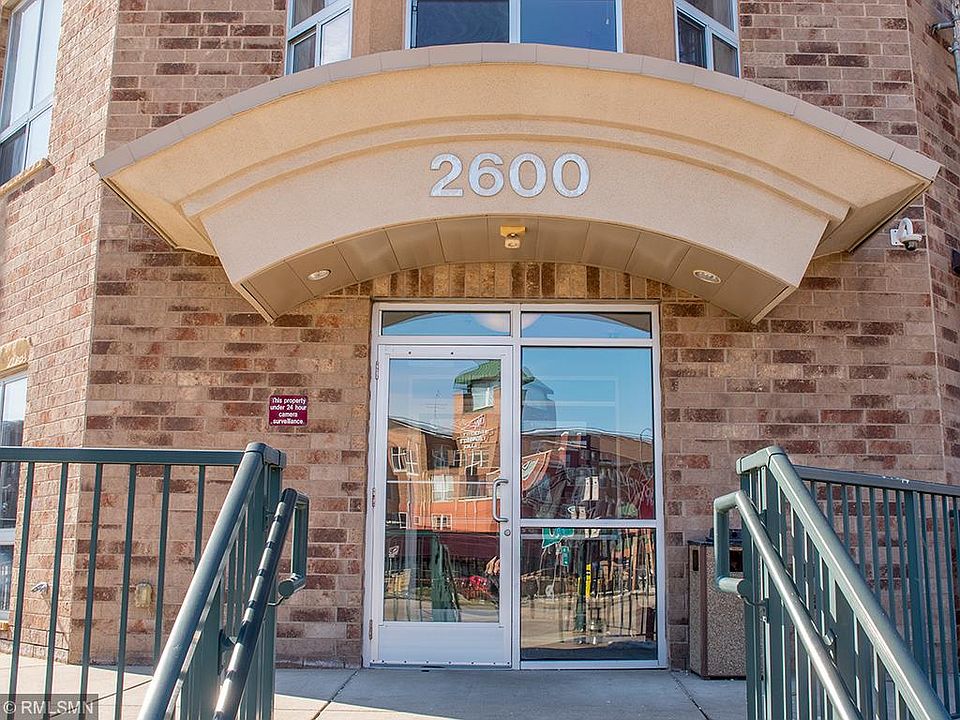 1st image of 2600 University Ave SE APT 409