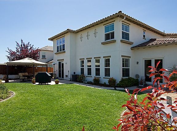 4th image of 6099 Round Hill Dr