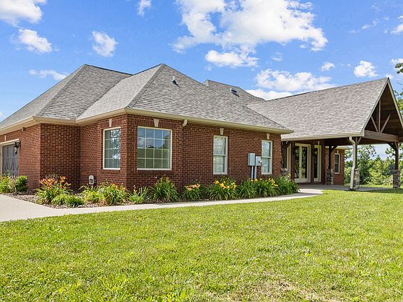 4th image of 282 Canyon Dr