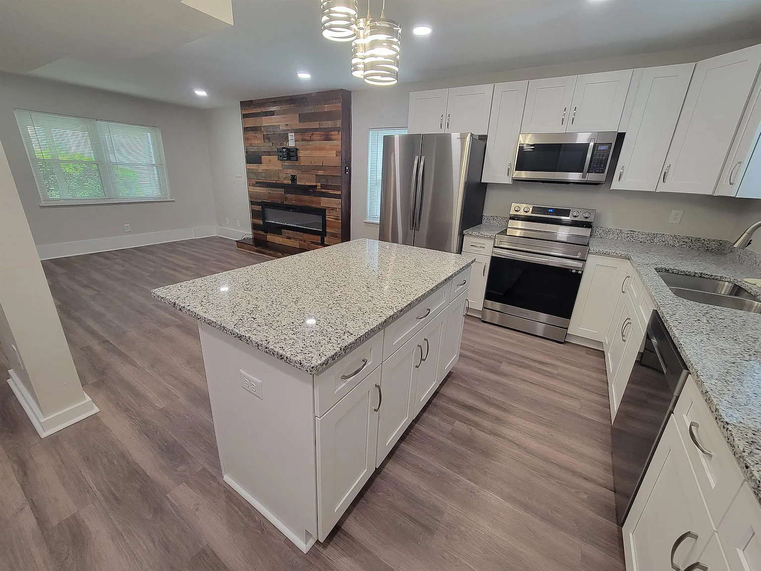 2 bed, 3.0 bath, 1248 sqft, $2,000 — Photo 4