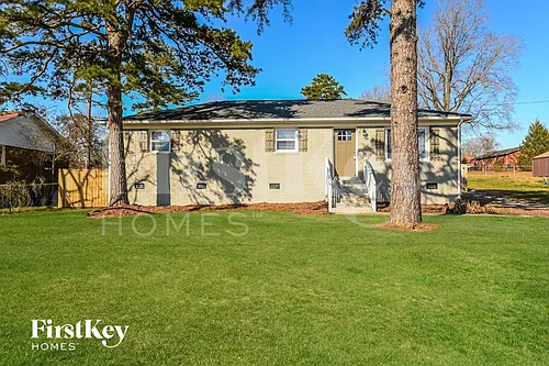 1903 Ashcraft Ave Photo 1