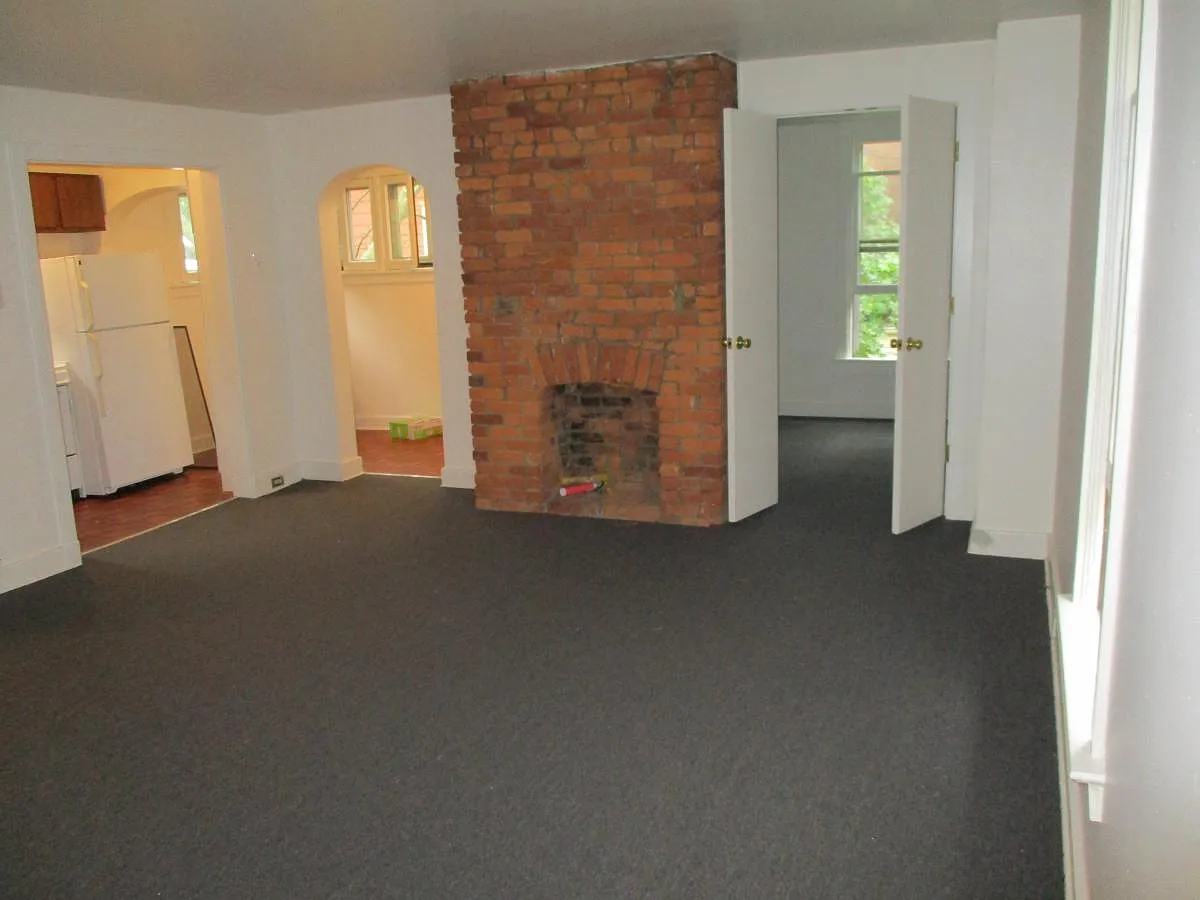 Living Room - 228 Green St #B