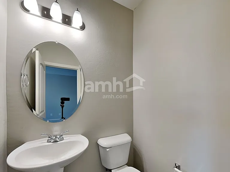 20785 W Thomas Rd — Photo 9
