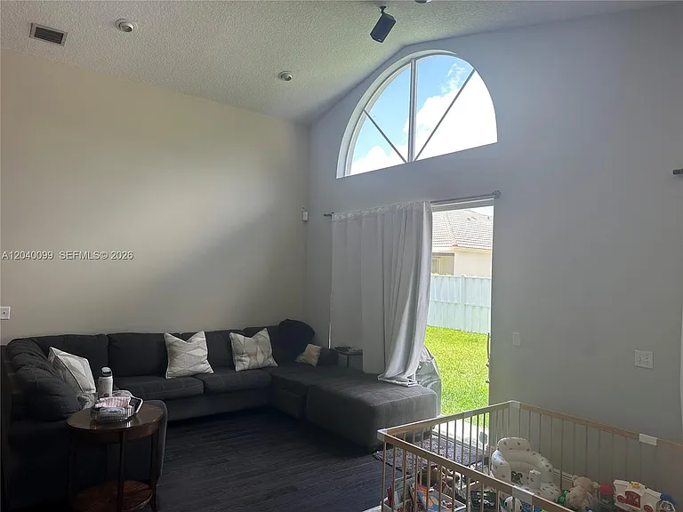 16407 SW 1st Ct — Photo 6