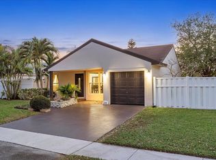 1250 SW 86th Ave, Pembroke Pines, FL 33025