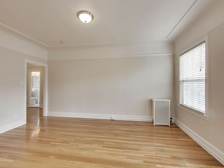 Gough Street 3055 — Photo 12
