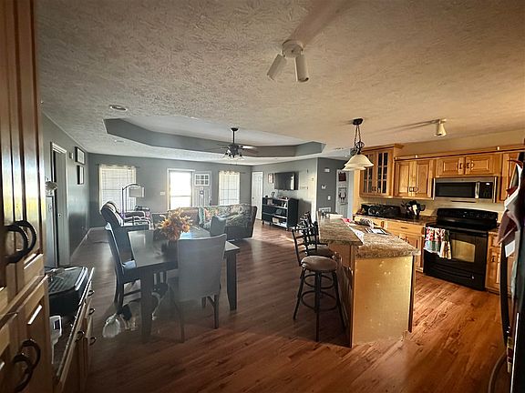5th image of 147 Green Leaf Dr